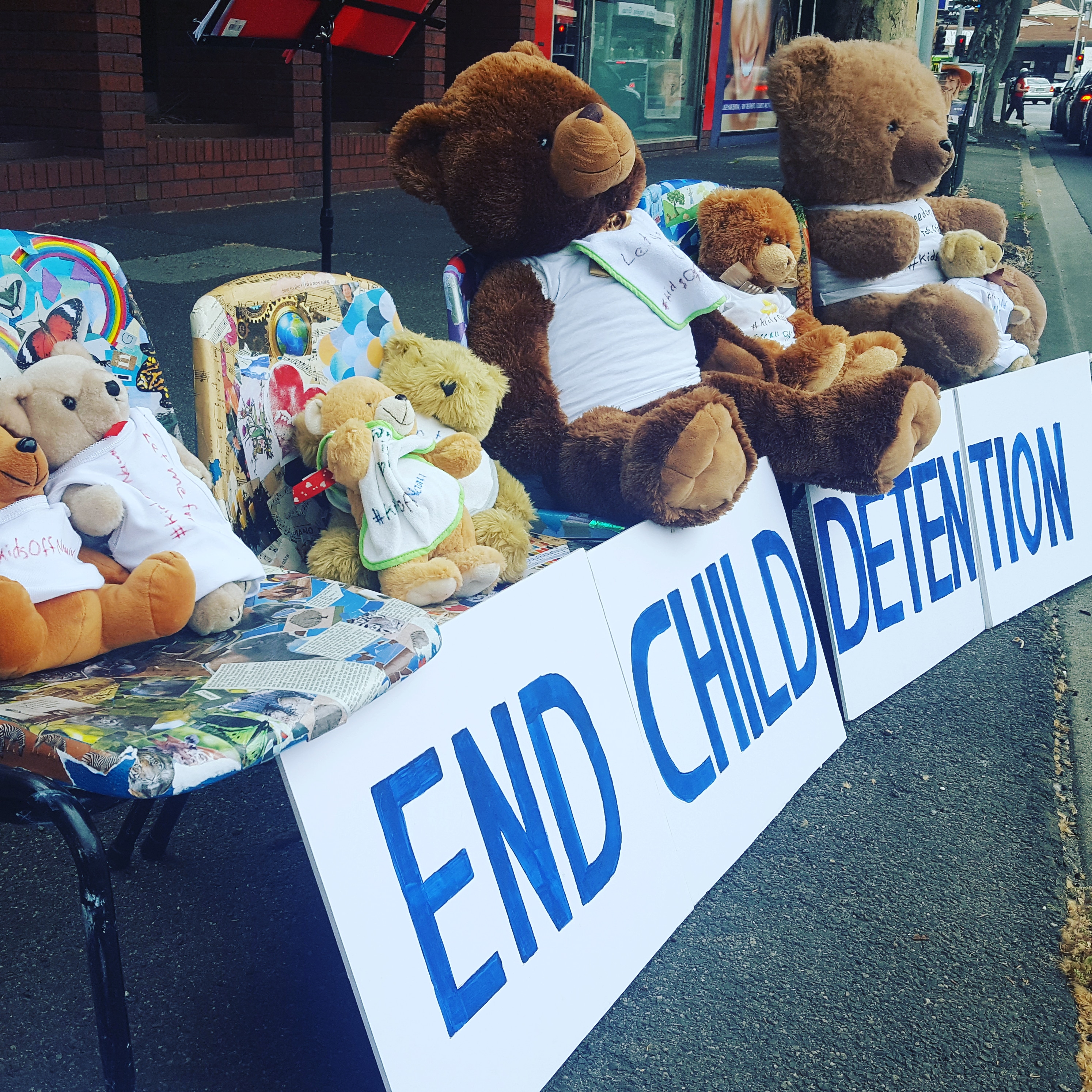 scott ryan's office Aug 2018 refugee Christian sit in moonee ponds love makes a way end child detention #kidsoffnauru #kidsoffalloff